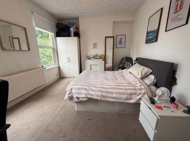 💫 Stylish Double Rooms in Spacious 5-Bed Flat 💫  Main Photo
