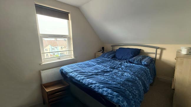 Double Room- Large Garden- Easy access to M5 Main Photo