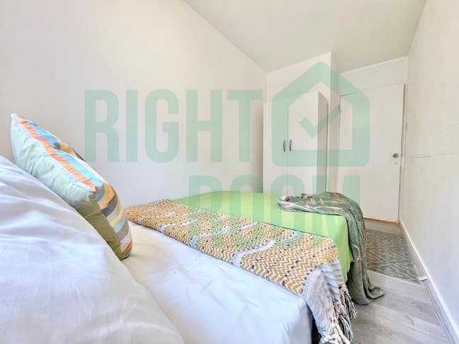 Stylish Small Room in Great Islington Area Main Photo