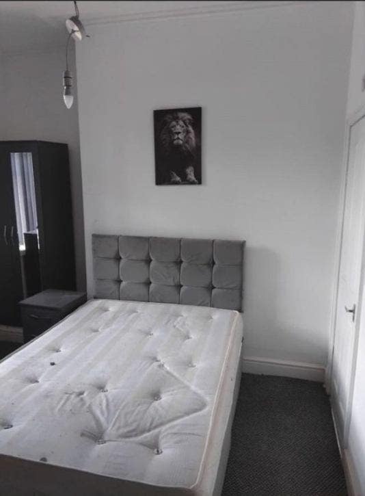  Room  Available  in  Room  3, Laisterid  BD7
 Main Photo