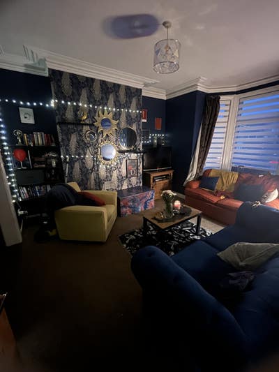 Double room- all bills incl-lots of communal areas Main Photo