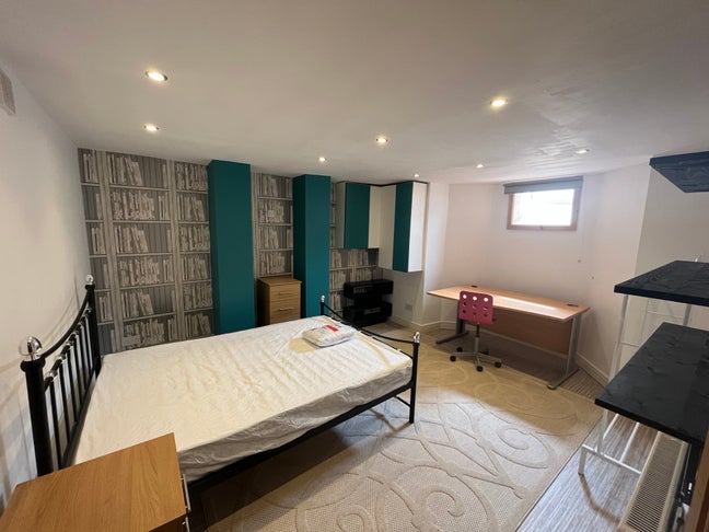 Double room- lots of communal areas Main Photo