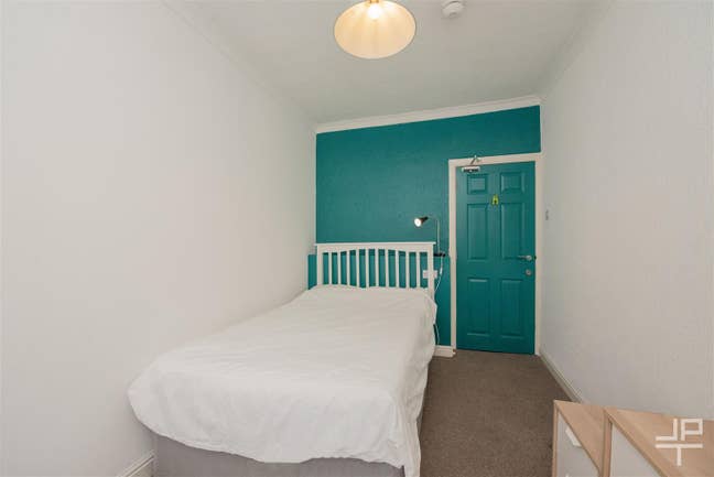Four bedroom terrace house share. Main Photo