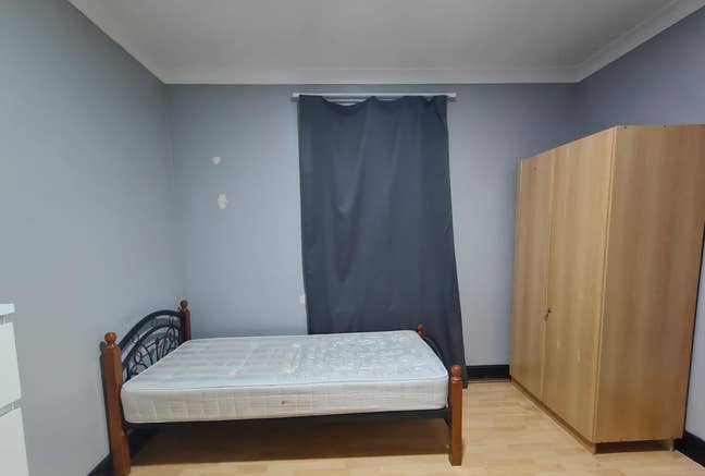 Double room available to share with one roommate  Main Photo