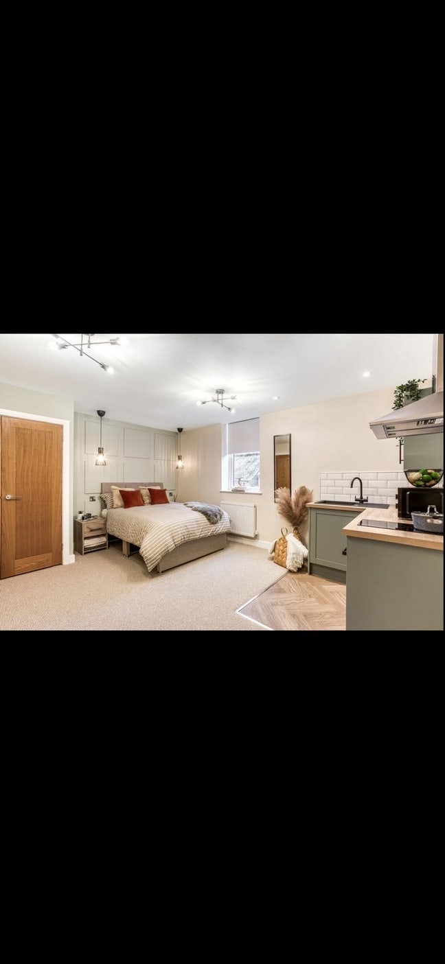 🌟Rrice Reduction  💷 Last Studio Available  🌟 Main Photo