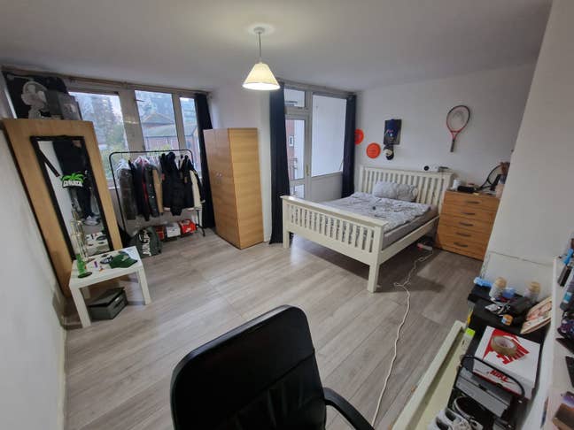 Massive Double Room  in Aldgate East  !! Main Photo
