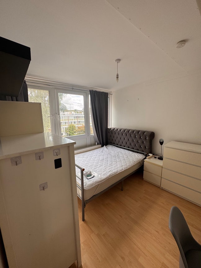 Specious Good Size Double Room Available!!! Main Photo