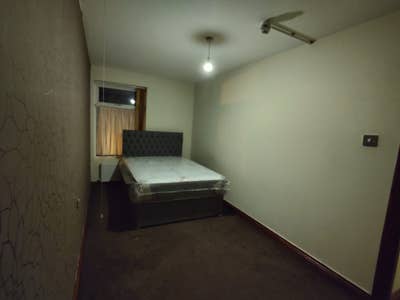 Large Double Room Bills +Wifi Inc Main Photo