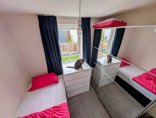 Immaculate Single Rooms: 449 Including All Bills A Main Photo
