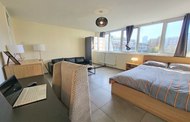 Double Room available Main Photo