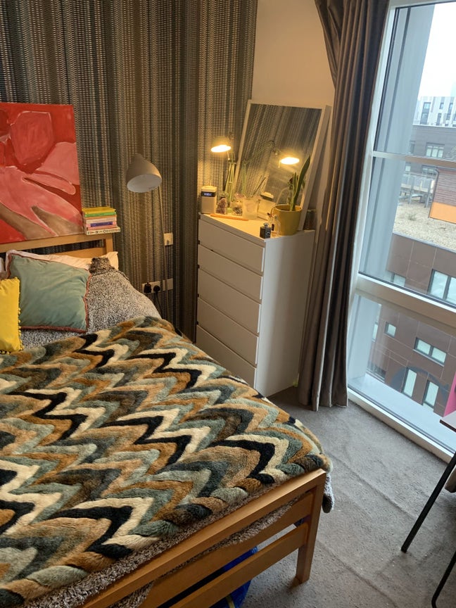 Small double room in New Islington Main Photo