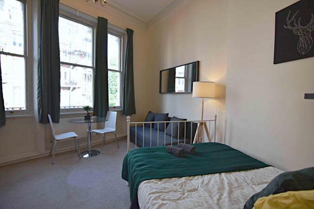 Holland Park Gardens furnished studio available Main Photo