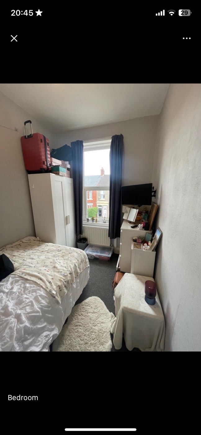 Single room in house share Heaton bills included  Main Photo