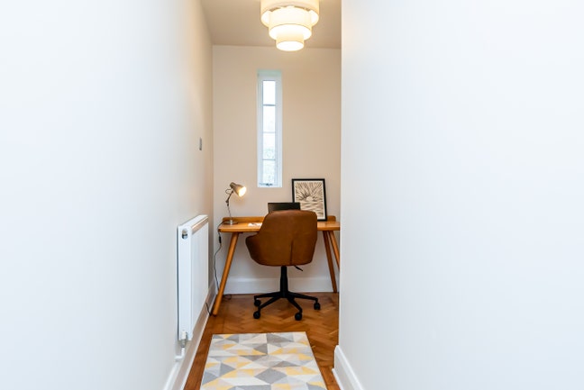 2 Bed Flat, Brighton Road, CR8 Main Photo