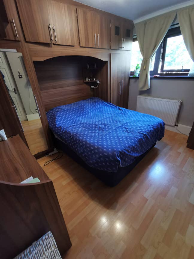 Sociable flat share with amazing storage Main Photo