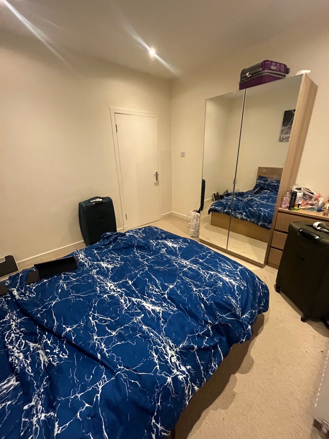 One double bedroom  Main Photo