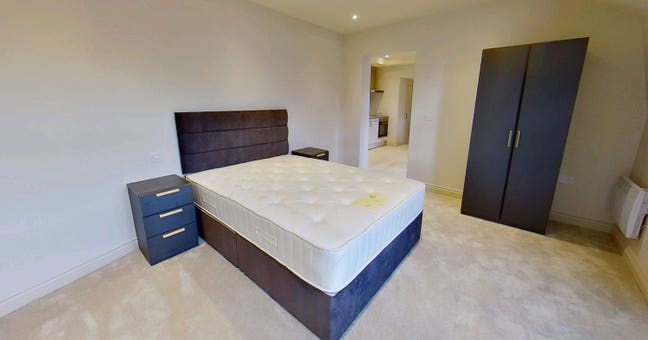 Newly furnished room Main Photo