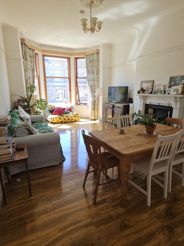 Room in Sunny Dennistoun Flat Main Photo