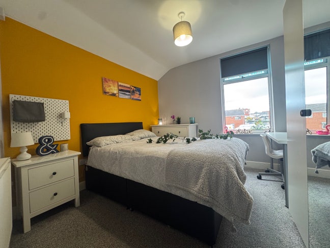 En-Suite room Close to Town Main Photo