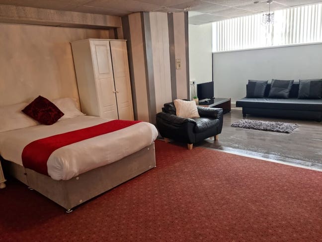Immaculate Studio Apartment - Beach View - Blackpo Main Photo