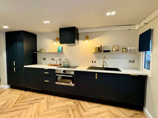 [Short Let] Modern 1B 1.5B Garden Flat in Camden  Main Photo