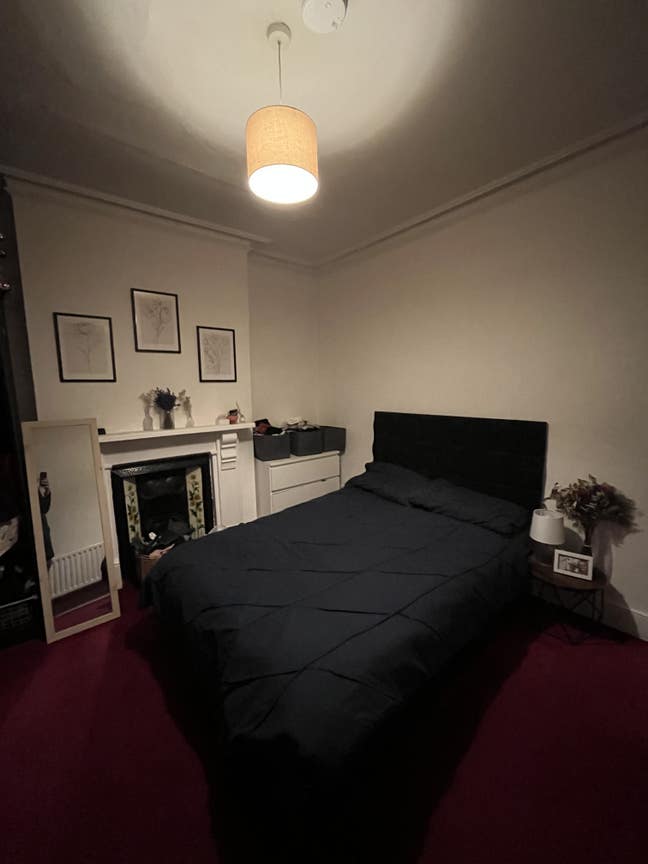 Beautiful room in 4 storey home! Main Photo