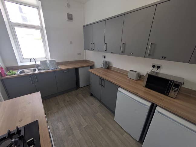 Central Plymouth - 3 Newly Refurbished Rooms!! Main Photo