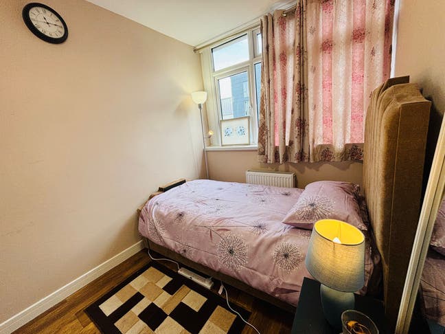 Spacious Room available ASAP  Main Photo