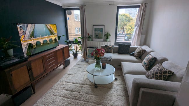 En-suite double bedroom, 20 min to central London Main Photo