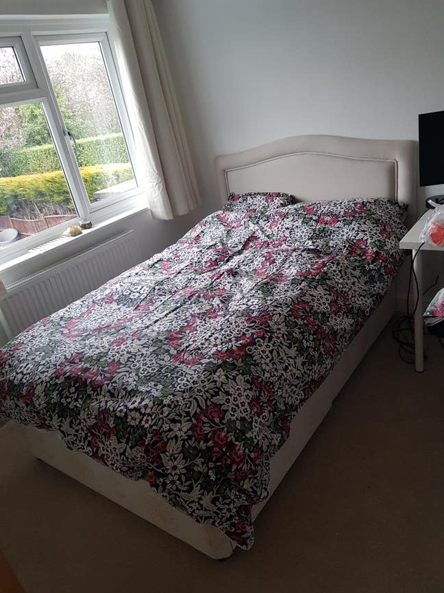 Double modern and renovated room available Main Photo