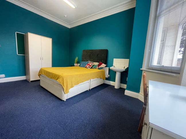 Rooms in Charminster Garden Crib Main Photo