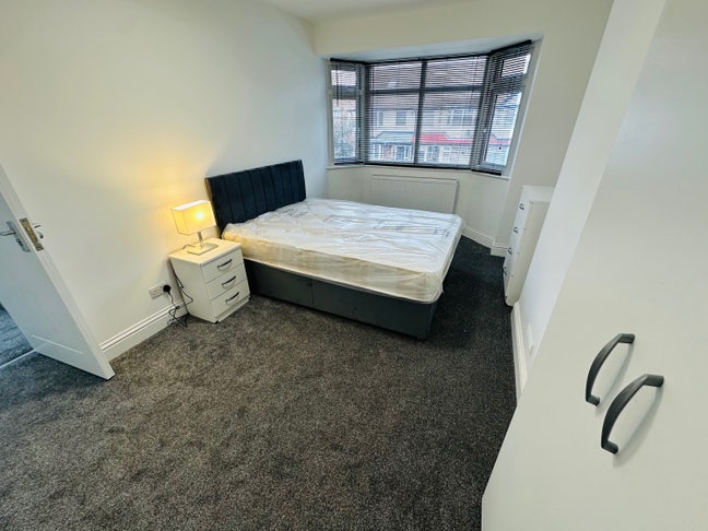  New Property Double  bedroom Bills included Main Photo