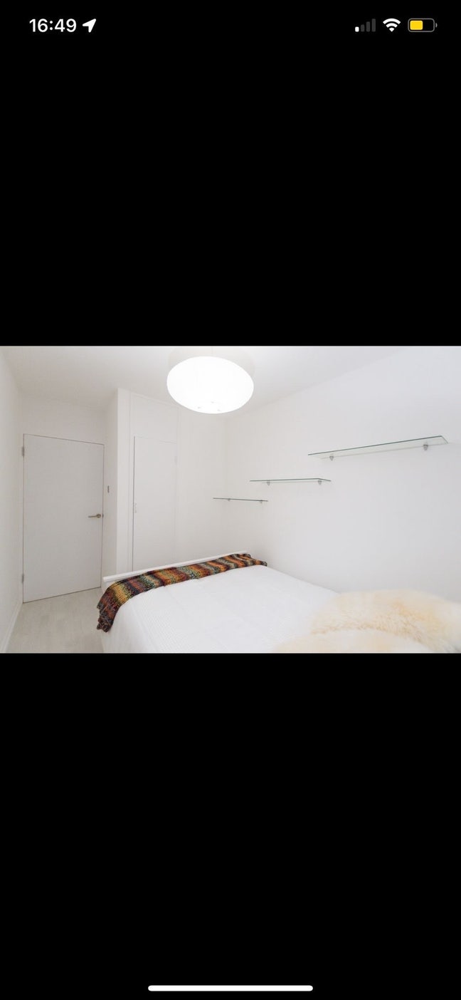 Bright Single room - £700 + Bills - Surrey Quays Main Photo