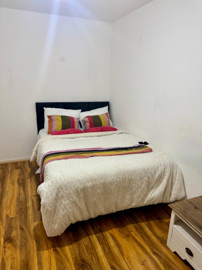 Spacious Double Room with Balcony | Great Greenwic Main Photo