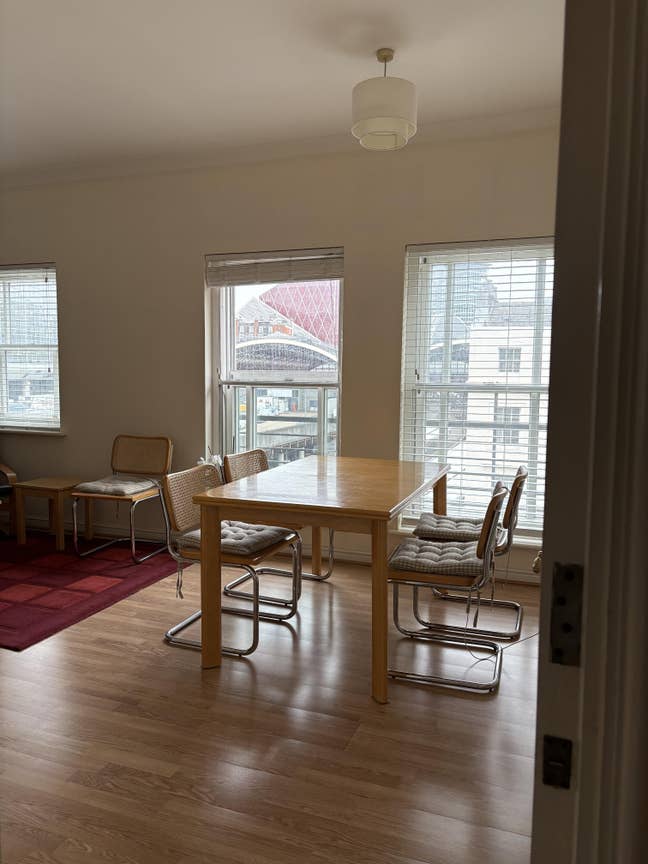 Cozy Flat Near Victoria Station (en suite) Main Photo