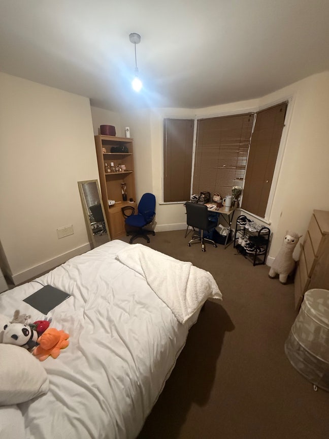 Student room for rent Main Photo
