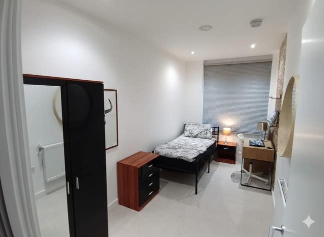 Single Room in Cyprus - Fun, Friendly Flatshare ! Main Photo