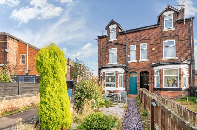 Massive room in Salford Close to city center Main Photo