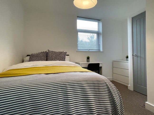 1 x CV1 Double En-Suite - Monks Road Main Photo