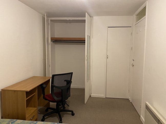 Double room to share  Main Photo