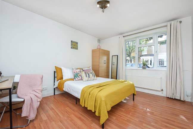 Glorious Double Room in a Stunning Flat Main Photo