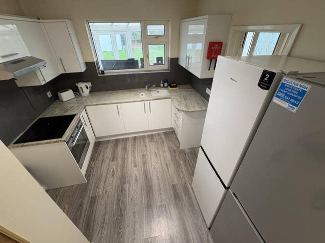 Double Rooms For Rent Frobisher Road BH12 Main Photo