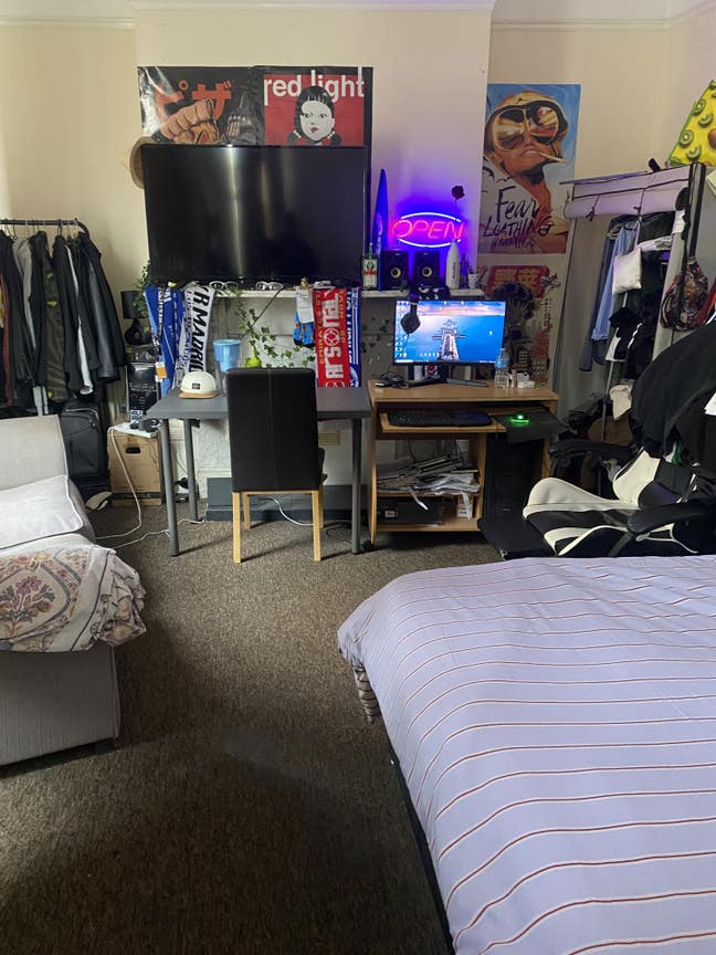Double (spacious) room to rent Main Photo