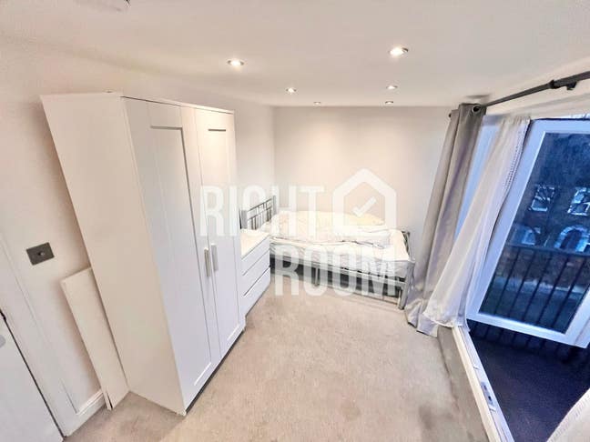 Walthamstow Double Room + Balcony -  All Bills Inc Main Photo