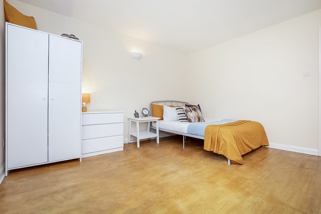 Exquisite Room in a Beautifully Styled Flat Main Photo
