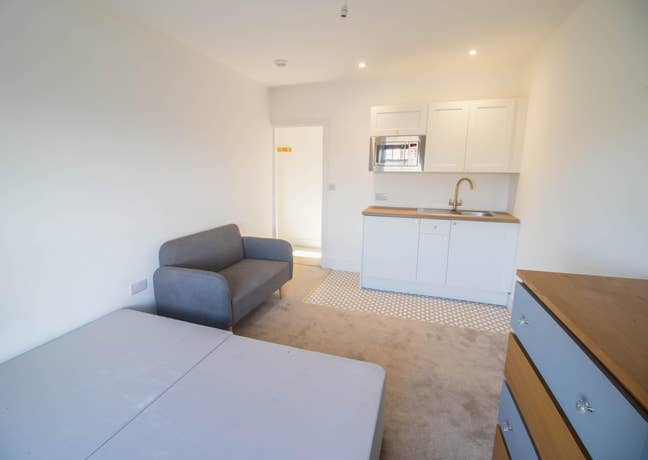 Studio with communal kitchen  Main Photo