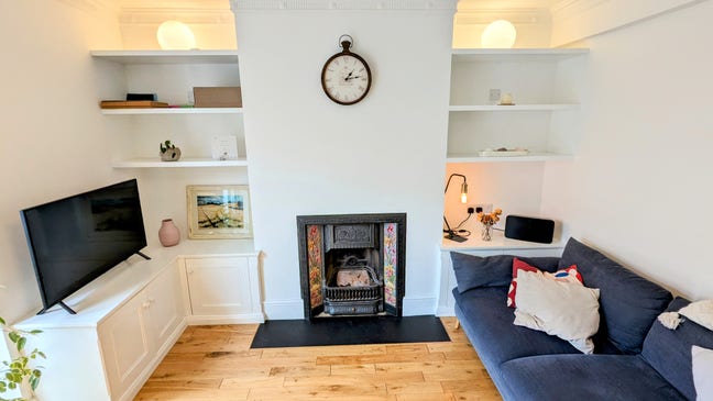 Large double room in a beautiful east London house Main Photo