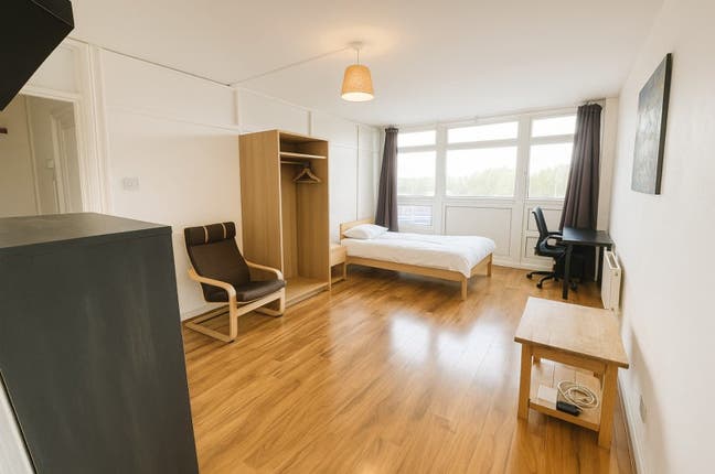 All Bills Incl I Surrey Quays I Couples welcome Main Photo