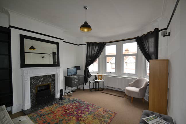 🌿 Beautiful 2-Bedroom Apartment – W7 🌿 Main Photo
