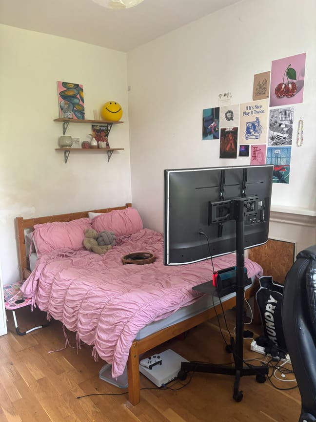 Huge house in Brixton - 10 min walk from the tube! Main Photo